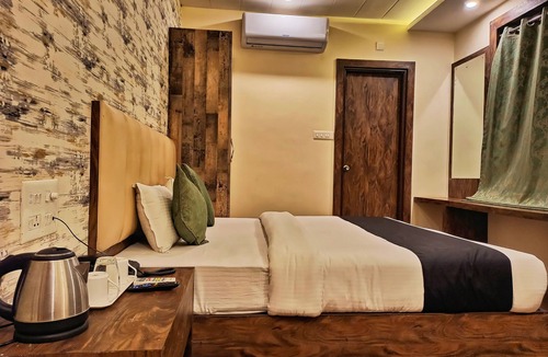 Sigra Hotel | Hotel Janki Inn Varanasi