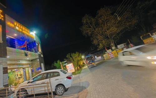 Amb Hotel | Hotel JCM Chintpurni