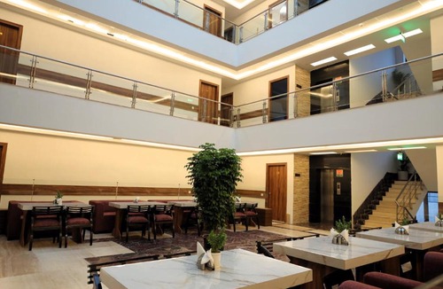 Karol Bagh Apartment | Hotel Jeyan Inn by Golden Tree at Karol Bagh