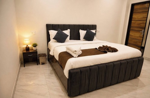Varanasi Hotel | Hotel JK Blue Heaven