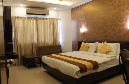 Ellis Bridge Hotel | Hotel Kanak