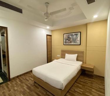 Panchkula Urban Estate Hotel | Hotel KC Cross Road Panchkula