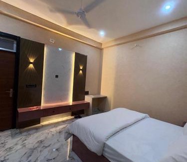 Mahwah Hotel | Hotel Keshav Palace