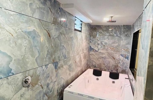 Ahmedabad Hotel | Hotel kings villa