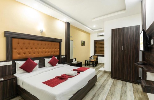 Thrikkakara Hotel | Hotel Kochi Crown