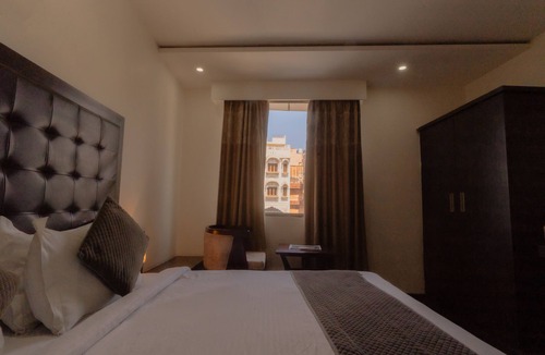 Lalkothi Hotel | Hotel Krishna by KeyMagics
