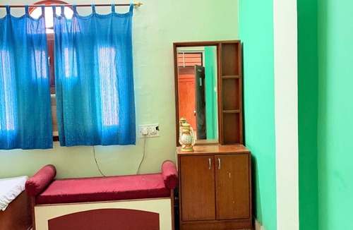 Amer Fort Road Hotel | HOTEL KRISHNAM PALACE