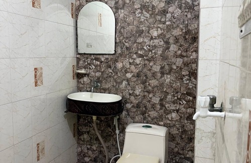 Amer Fort Road Hotel | HOTEL KRISHNAM PALACE