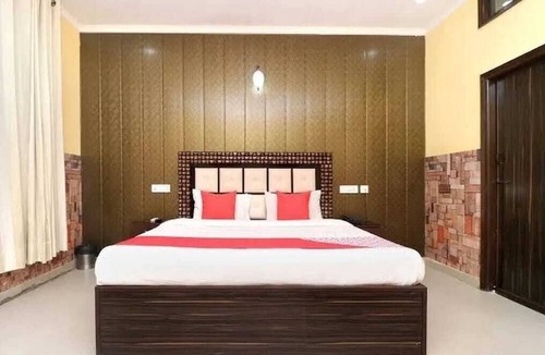 Zirakpur Hotel | Hotel Kuber 7