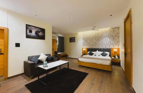 Gwalior Hotel | Hotel Kunadan Courtyard