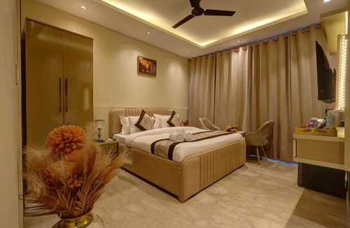 New Delhi House | Hotel Laffaire Select Near Rajori Metro