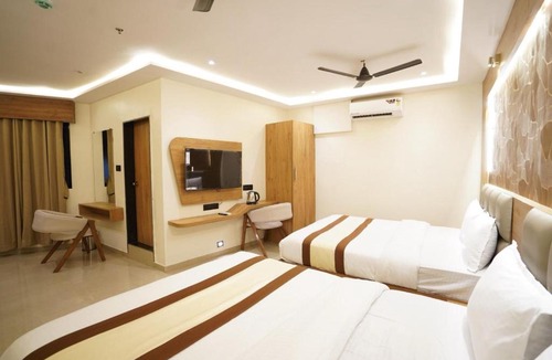 Kurla West Hotel | Hotel Lancaster
