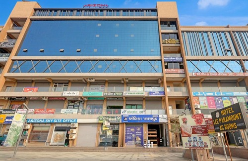 Gandhinagar Hotel | Hotel Lee Paramount