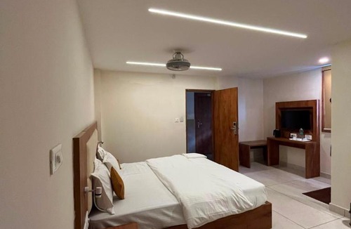 Madiwala Hotel | Hotel LIORA GRAND