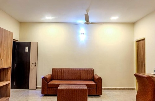 Pallavaram Hotel | Hotel M S Chola