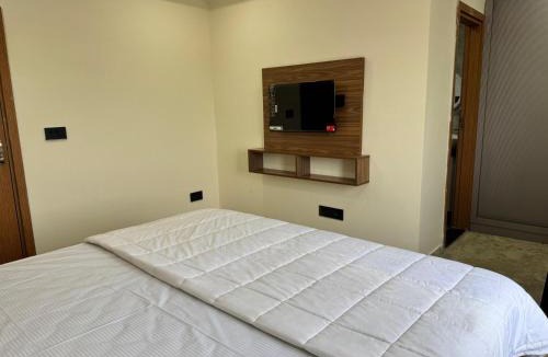 Kakinada Hotel | HOTEL MADHAVA RESiDENCY