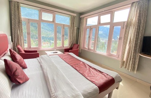 New Manali Hotel | Hotel Meadows Manali