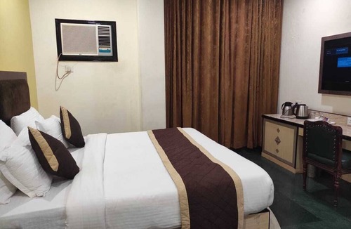 Aligarh Hotel | Hotel Melrose Inn