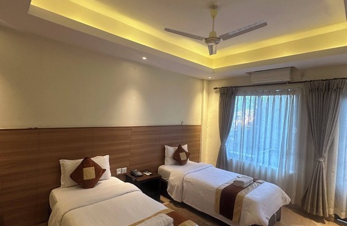 Pokhara Hotel | Hotel Middle Path and Spa