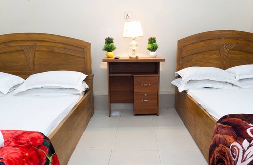 Dhaka Hotel | Hotel Muna International Residential - Family Room - AC