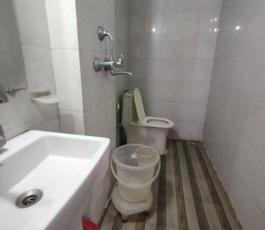 Rishikesh Hotel | hotel narayan inn UNIT OF JETHURI HOTEL