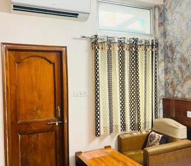 Seoni Hotel | Hotel Natraj Palace