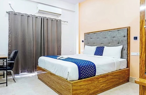 Varanasi Hotel | Hotel Navneeta Grand Varanasi