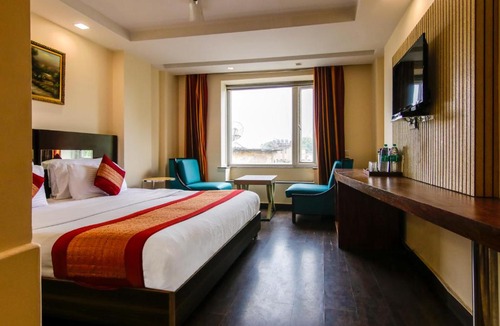 Paharganj Hotel | Hotel Neu Villa - Walk In from New Delhi Railway Station
