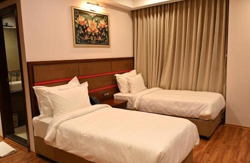 Sualkuchi Hotel | HOTEL NILACHAL - 10 Mins Travel to Kamakhya Temple, Guwahati