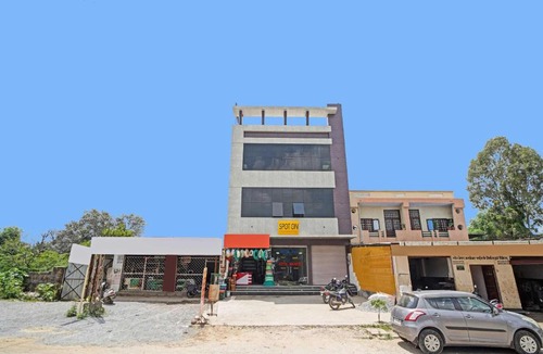 Udaipur District Hotel | Hotel O Aagman