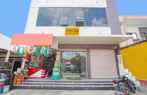 Udaipur District Hotel | Hotel O Aagman