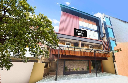 Ranchi House | Hotel O Birsa Railway Stadium