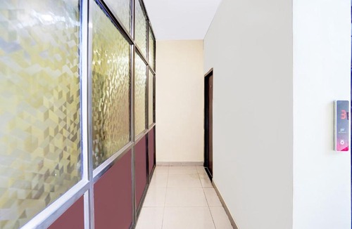 Kakarmatha Hotel | Hotel O BLW Kakarmatta Near Banaras Junction