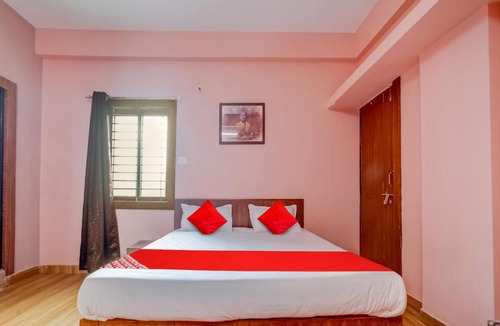 Bhopal Hotel | Hotel O Crown Square