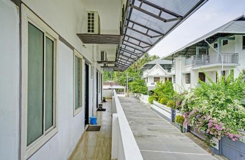 Edapalli Hotel | Hotel O Edappally Stays