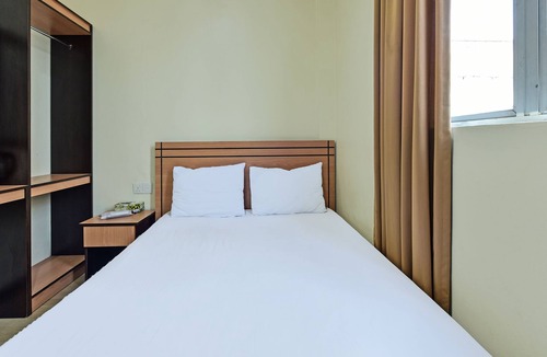 Taman Johor Jaya Hotel | Hotel O Ezzyhome Johor Jaya