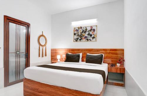 Sector 49 Hotel | Hotel O Golf Inn Rooms