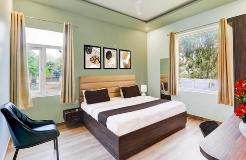 Mohangarh Hotel | Hotel O Gomti Nagar Vigyan khand