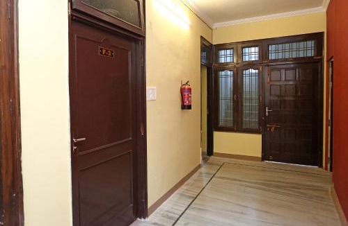 Indira Nagar Hotel | Hotel O Greenview Near Munshi Pulia Metro Station