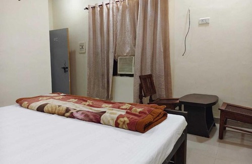 Lakhimpur Hotel | Hotel O Jhandi Palace