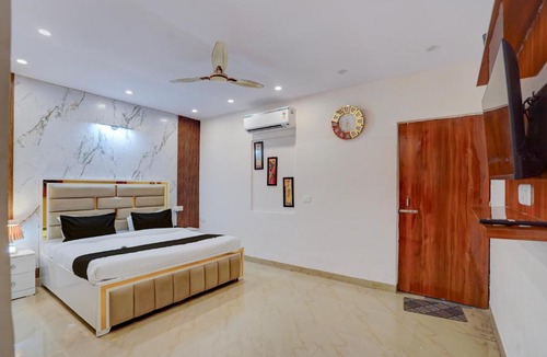 Sector 70 Hotel | HOTEL O JJ Residency