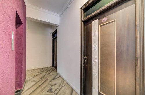 Kukatpalli Hotel | Hotel O JNTU college Near LULU mall, KPHB Colony.