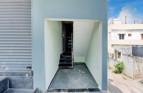 Vijayawada House | Hotel O Krishna Riverview