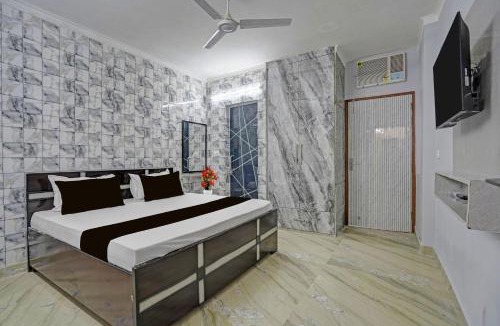 East of Kailash Hotel | Hotel O Lotus Stay BnB