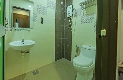 Sitiawan Hotel | Hotel O M Three Hotel
