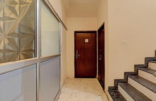 Derapur Hotel | Hotel O Madhu Grand Luxury Rooms