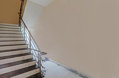 Derapur Hotel | Hotel O Madhu Grand Luxury Rooms
