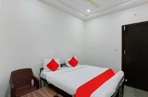 Rajajinagar Hotel | Hotel O Manjushree Boarding & Lodging nearby Dr.BR Ambedkar Stadium Basveshwar nagar