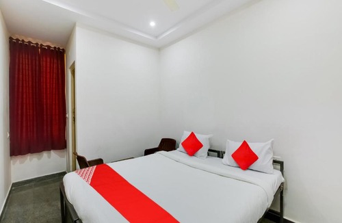 Rajajinagar Hotel | Hotel O Manjushree Boarding & Lodging nearby Dr.BR Ambedkar Stadium Basveshwar nagar