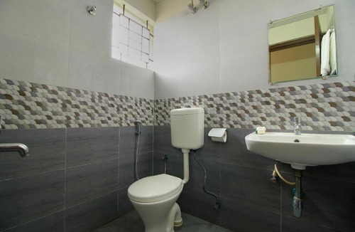 Krishnarajapura Hotel | Hotel O Manu Residency